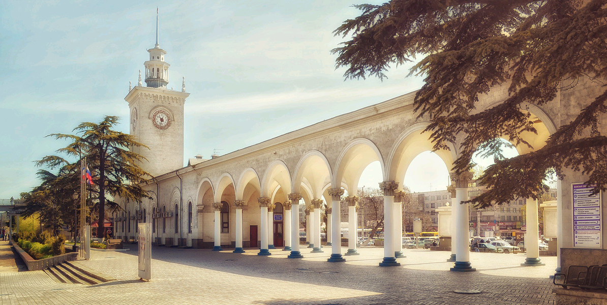 Будівля вокзалу Сімферополя є одним з найкрасивіших будівель в країні