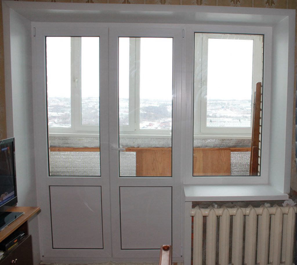Двері з фрамугою (високі двері, як в сталінських будинках);   Вікно + двері з склінням від підлоги до стелі (французький тип)